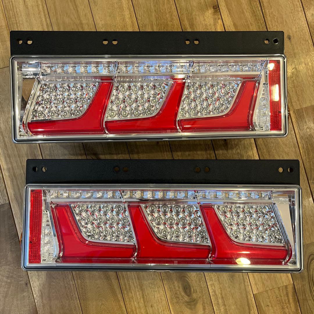 コイト製　3連LEDテールランプ トラック用オールLEDリアコンビネーションランプ3連タイプ 小糸製作所