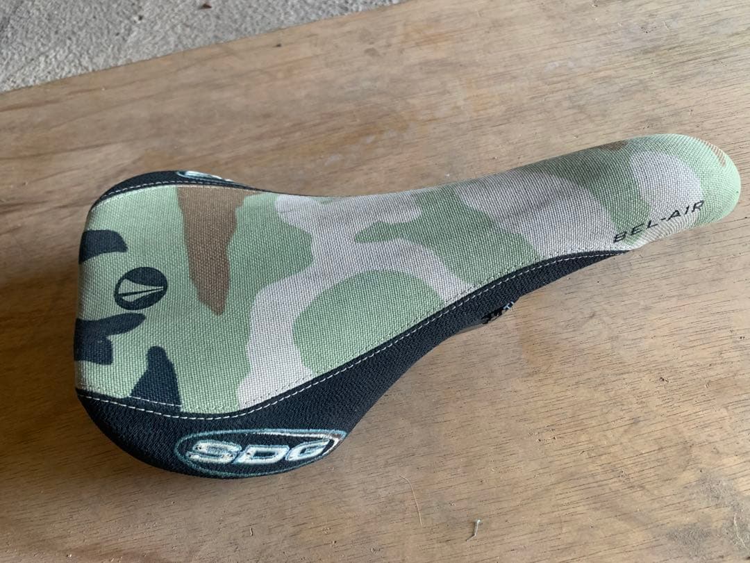 SDGコンプベルエア MTB用サドル カモフラ柄