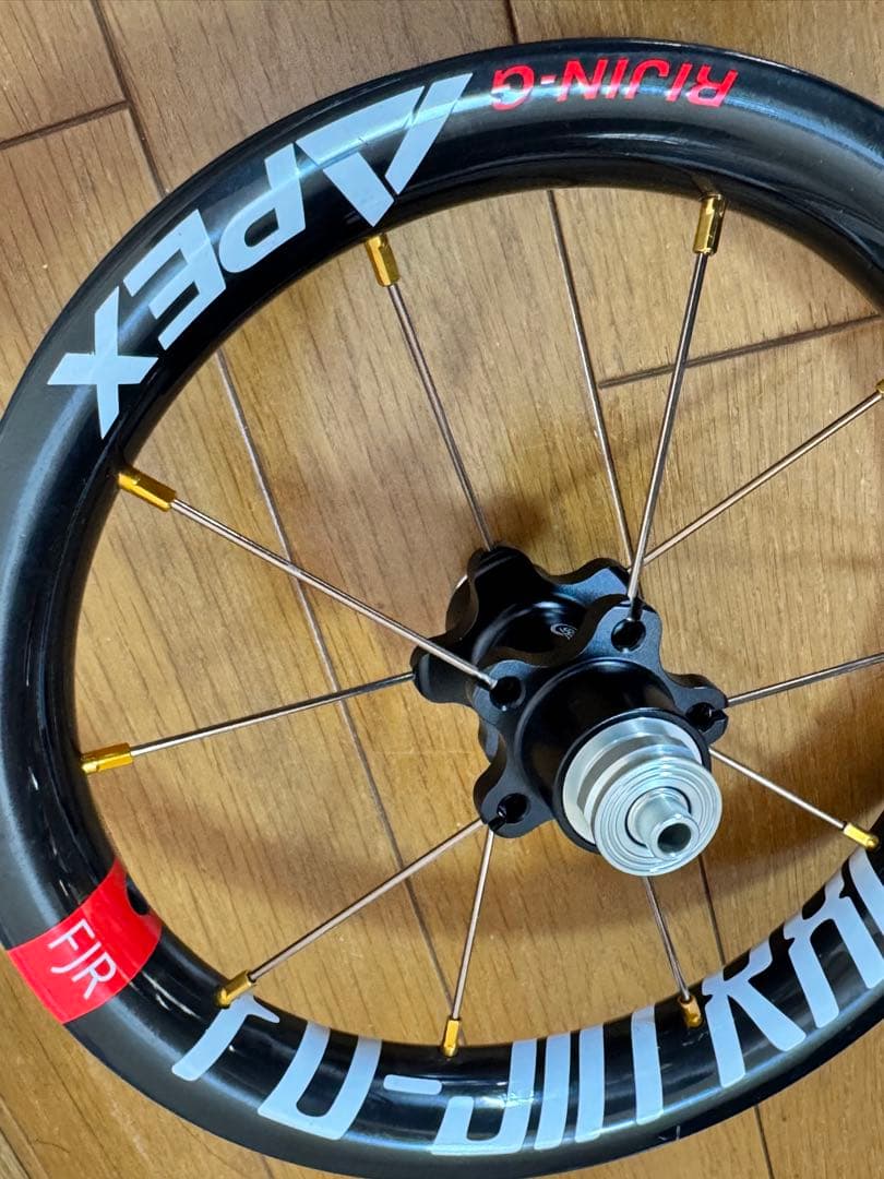 ランバイクFUJINRACING™+GOKISO® カーボンホイール『APEX』
