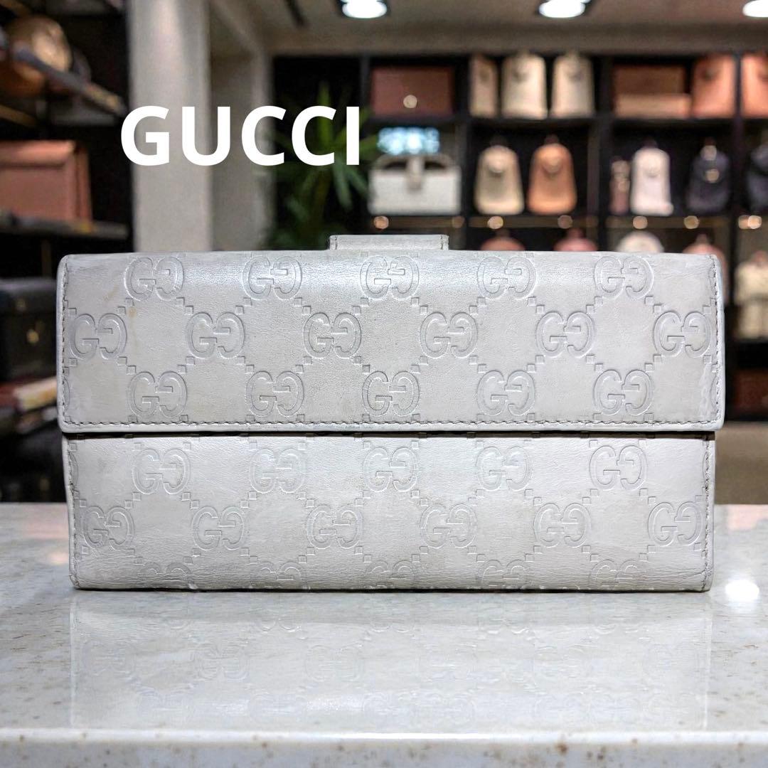 GUCCI グッチ　ホワイト 三つ折り財布　長財布　レザー　Wホック グッチシマ グッチ GUCCI ラウンド ファスナー 長財布 257003 GG