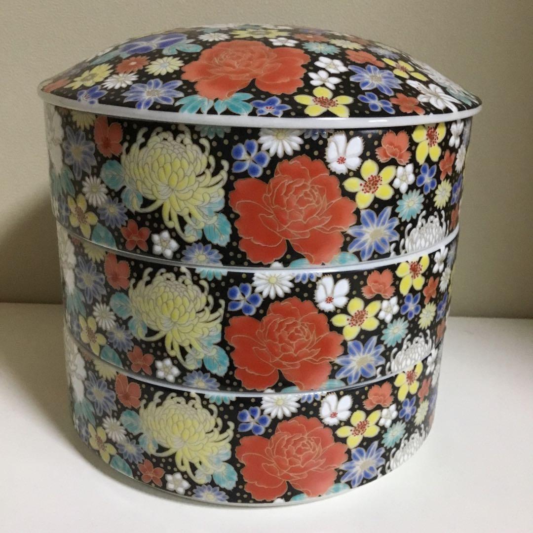 九谷焼三段重　三段重ね　花詰黒色　青郊窯 楽天市場】九谷焼 青郊窯三段重（重箱）花詰 黒SK-457 : 九谷陶芸 北山