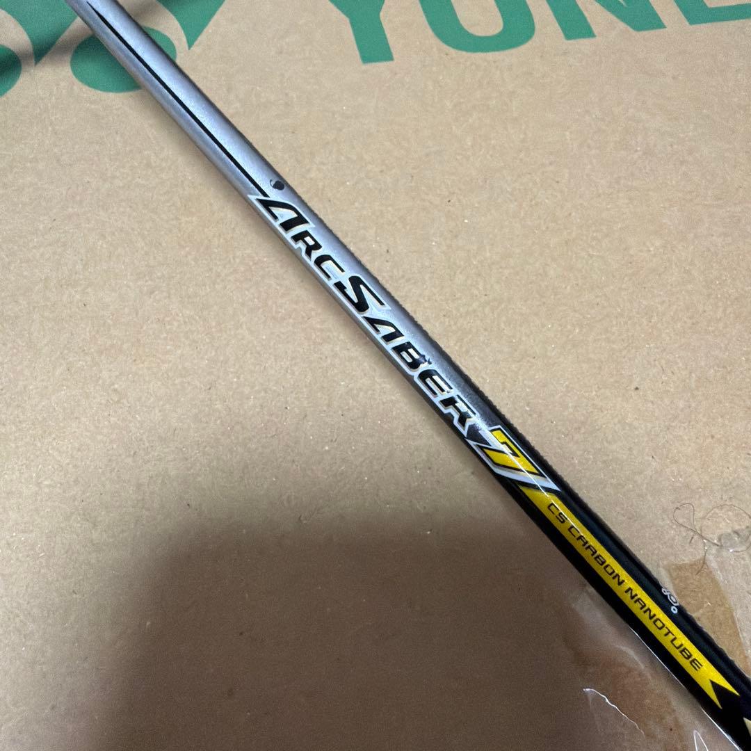 傷ありYONEX ARC SABER 7 バドミントンラケット - メルカリ