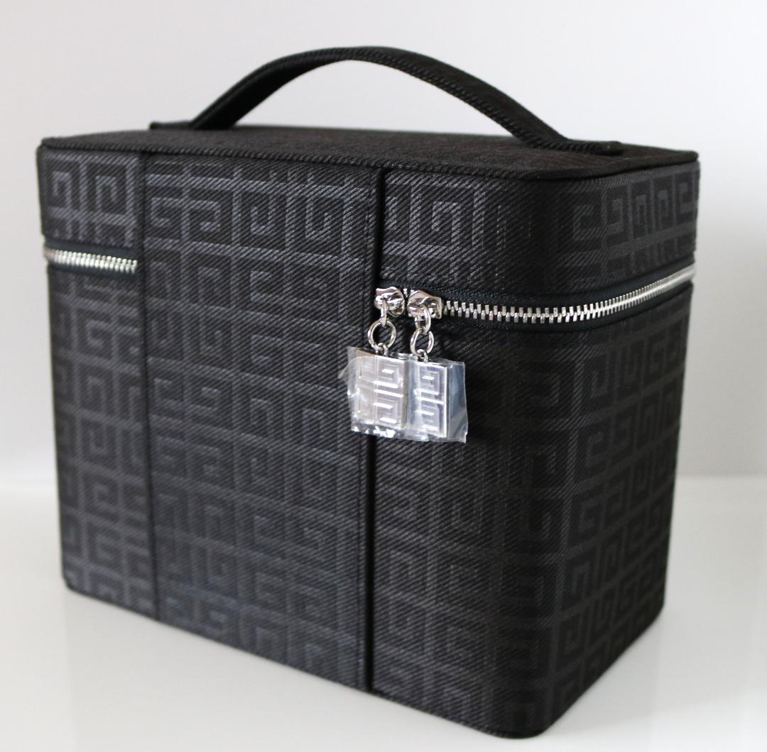 新品❤️GIVENCHY❤️ジバンシィ 贅沢 限定版バニティモノグラムバッグ