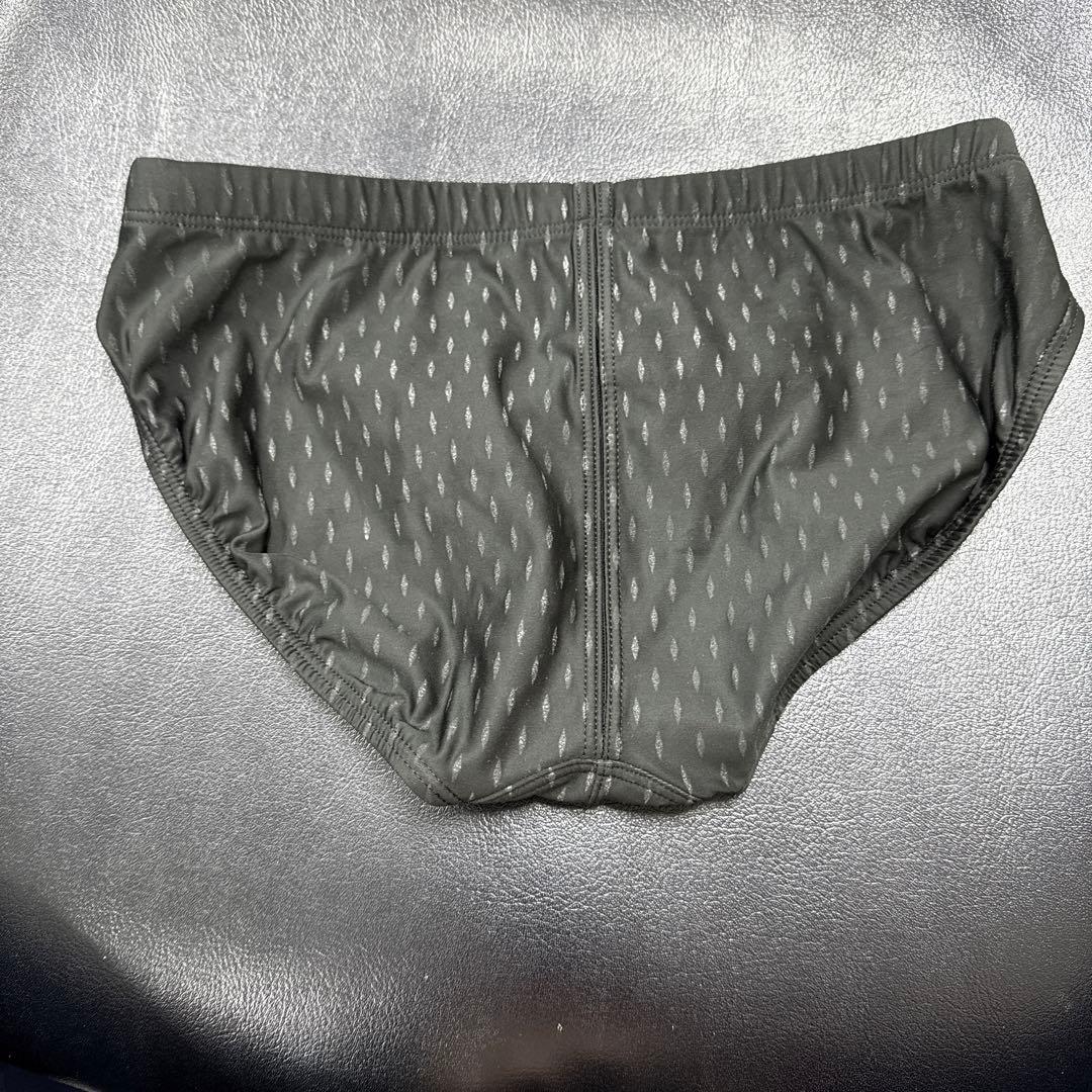 黒い競泳水着 ダイヤモンドパターン