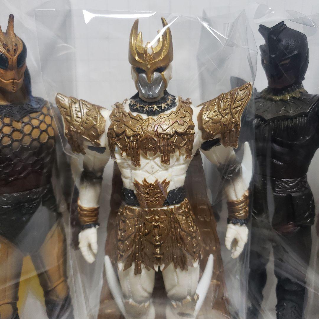 仮面ライダークウガ怪人ソフビセットです。 - メルカリ