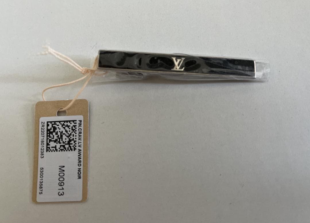 猫ちゃん ルイ・ヴィトン ネクタイピン vuitton-137.jpg