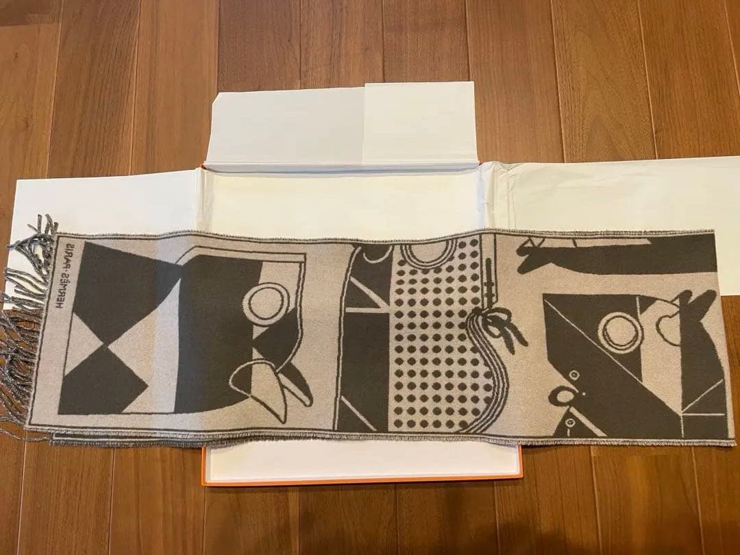 HERMES カシミヤマフラー 《カマイユ》