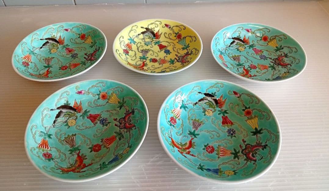 景徳鎮 粉彩花蝶紋 N 手描き 景徳鎮 粉彩花蝶紋 N 手描き