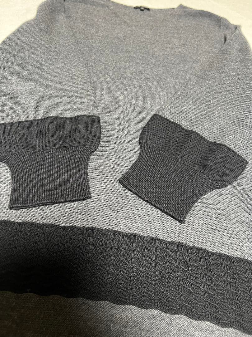 《トゥービーシック》46 大きいサイズ　Vネック　Aライン膝丈ワンピース　ニット