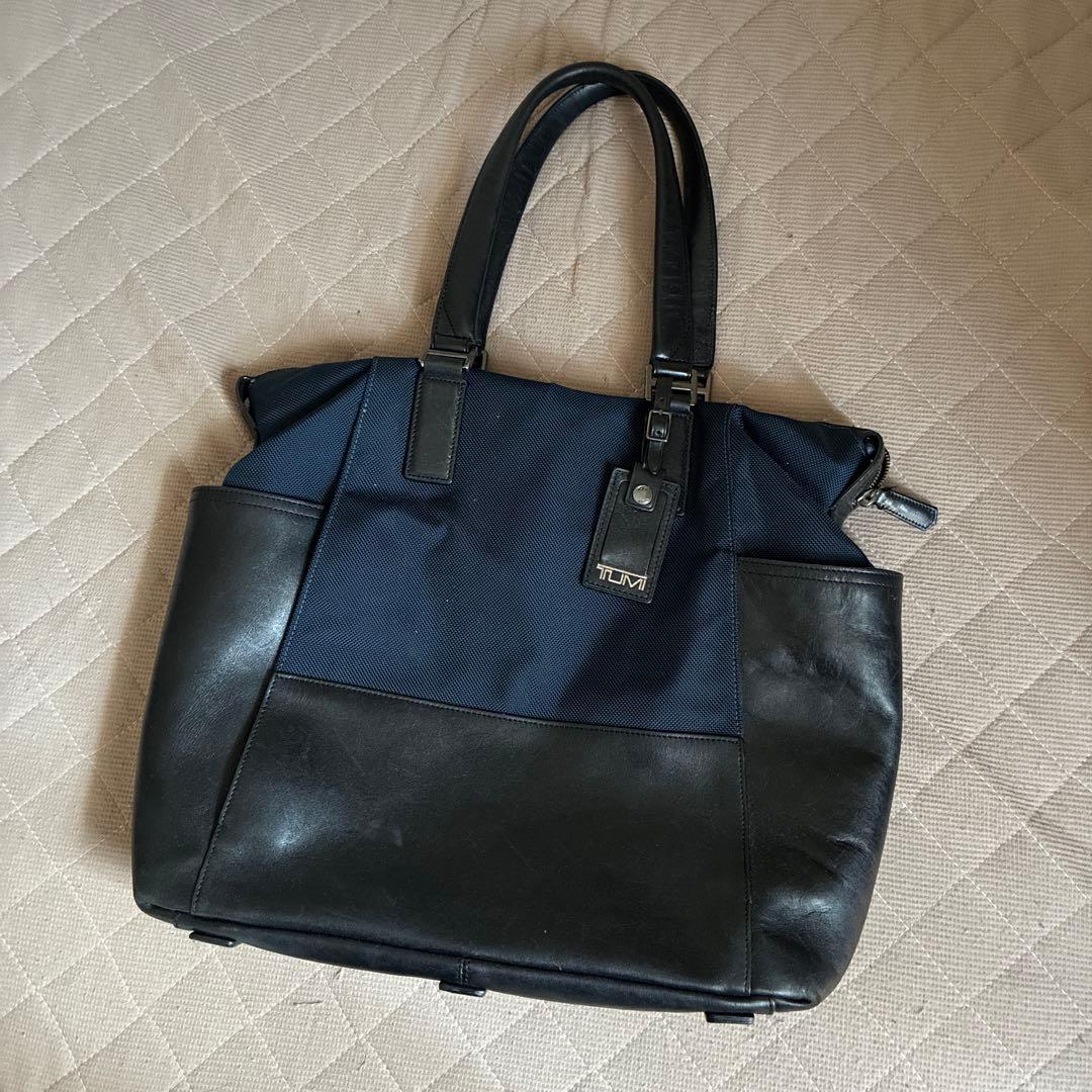 リ*マ様 週末最終価格！TUMI ビジネストートバッグ ネイビー/ブラック