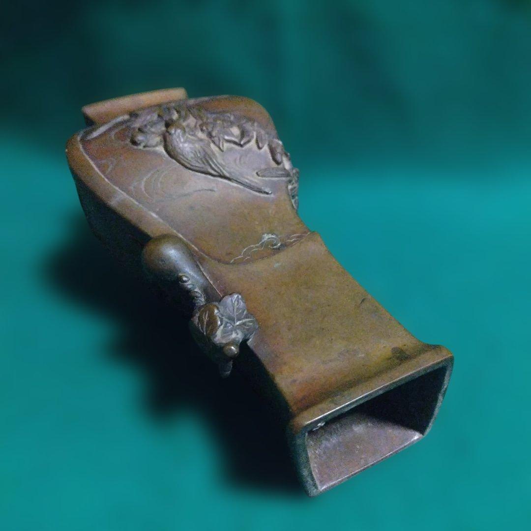 青銅製の花瓶 鳥と波の彫刻 菱形 - メルカリ