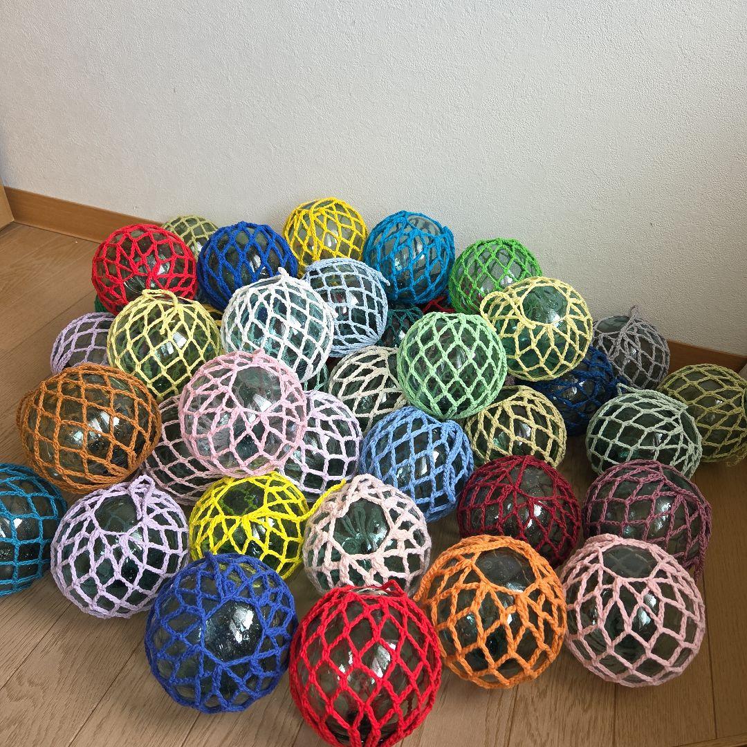 ガラス浮き玉 ガラス玉 １０cmx ４５ 楽天市場】ビン玉、浮き球、浮き玉 レトロ ガラス玉、約10cm 1個「95mm