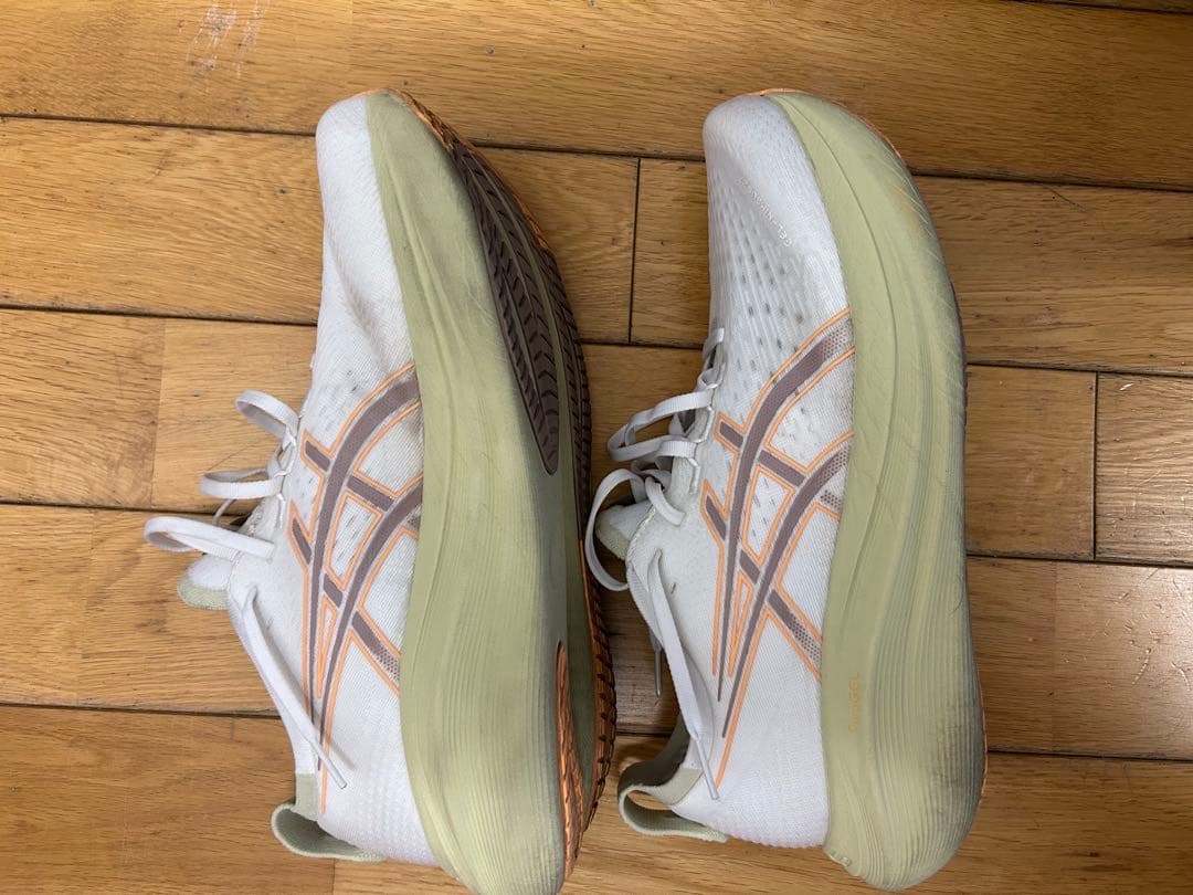 アシックスゲルニンバス27 28.5cm