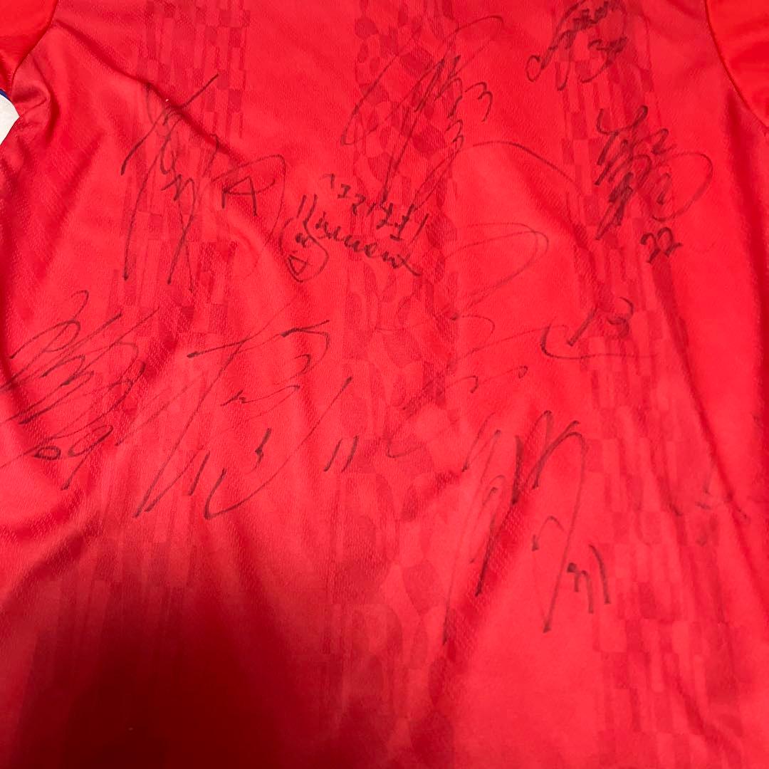 鹿島アントラーズの1997年モデルのサイン入りユニフォーム - メルカリ