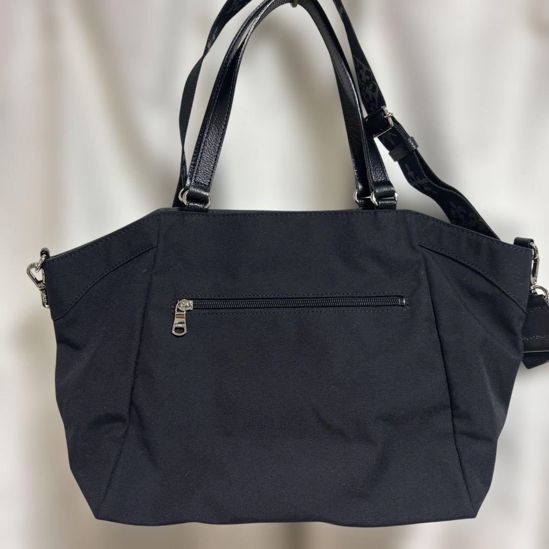 ほぼ未使用ラシット A4入る刺繍2wayバッグ - メルカリ