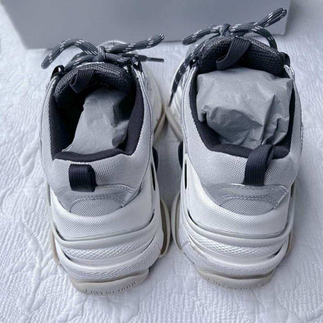 バレンシアガのスニーカー　36　23.5cm 〜 24cm　トリプルS