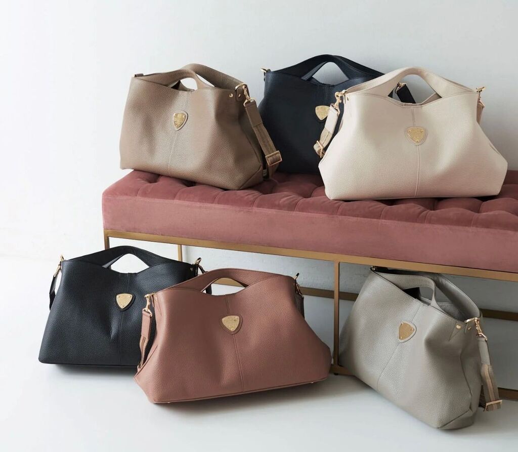 持てば感動！格上げバッグ】ATAO永遠の定番！elvy+(エルヴィプラス