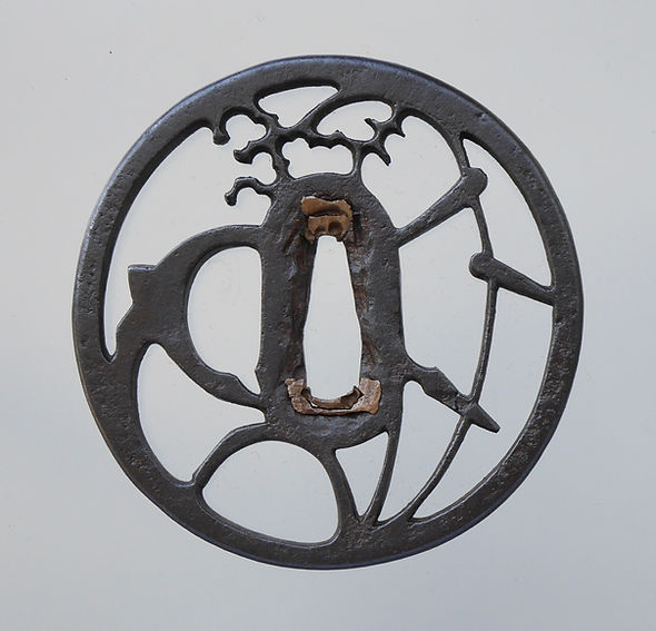 梅花透かし彫り 鉄鍔 桐箱無 鐔 江戸時代 時代物 武具 刀装具 骨董