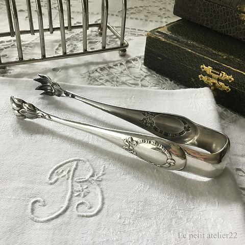 フランス アンティーク シルバープレート シュガートング リボン | Le