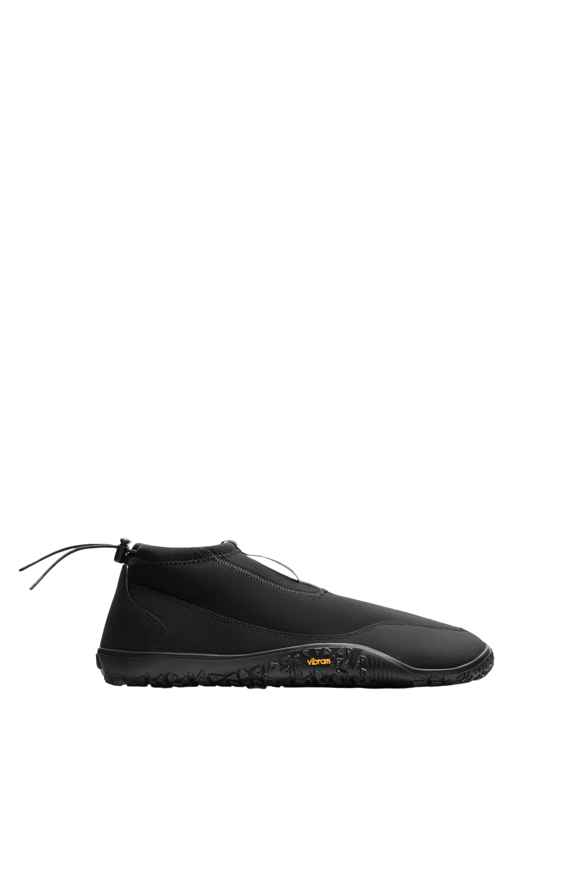 WATER SHOES X VIBRAM® - Black | ZARA United States