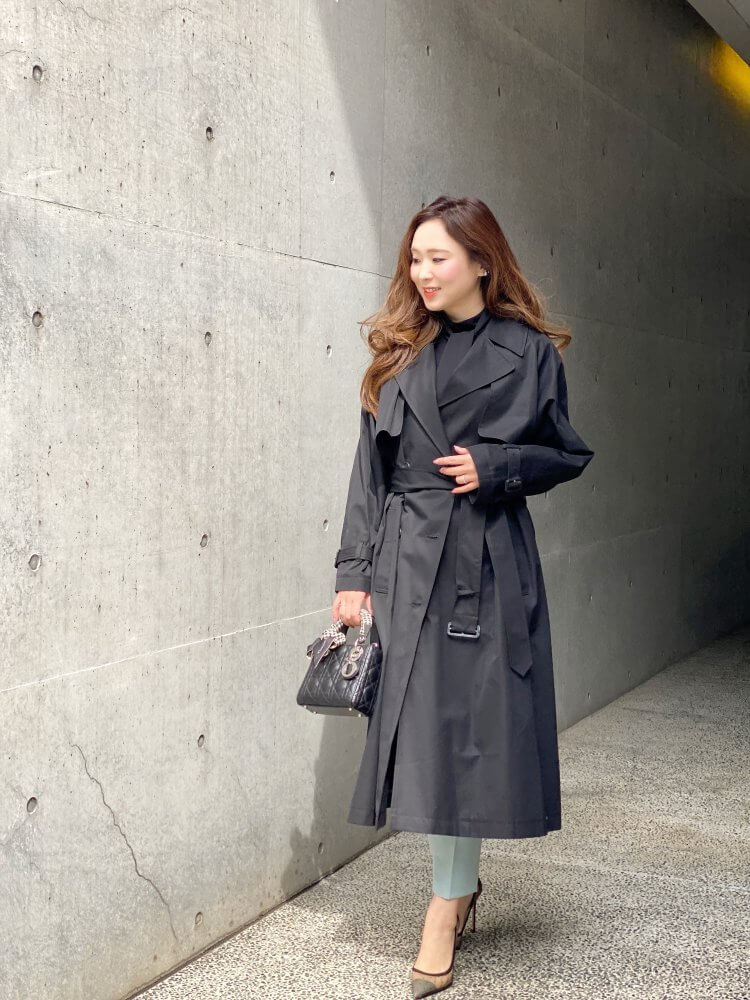 ブラック トレンチコート M 365日コーディネート ⁄ ブラックトレンチで