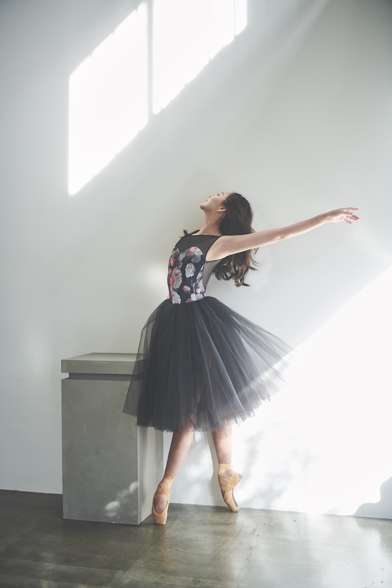 stina / type H half sleeve / luminous blue