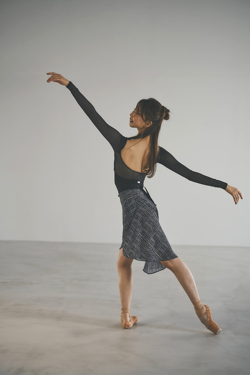 stina / black tweed wrap skirt