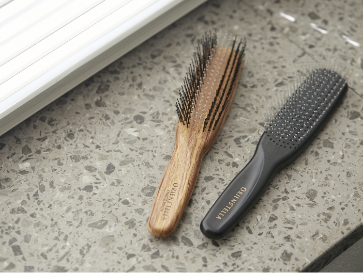 ORIENS'TELLA/スカルプクリーンブラシ SOLID -頭皮を整えるのが