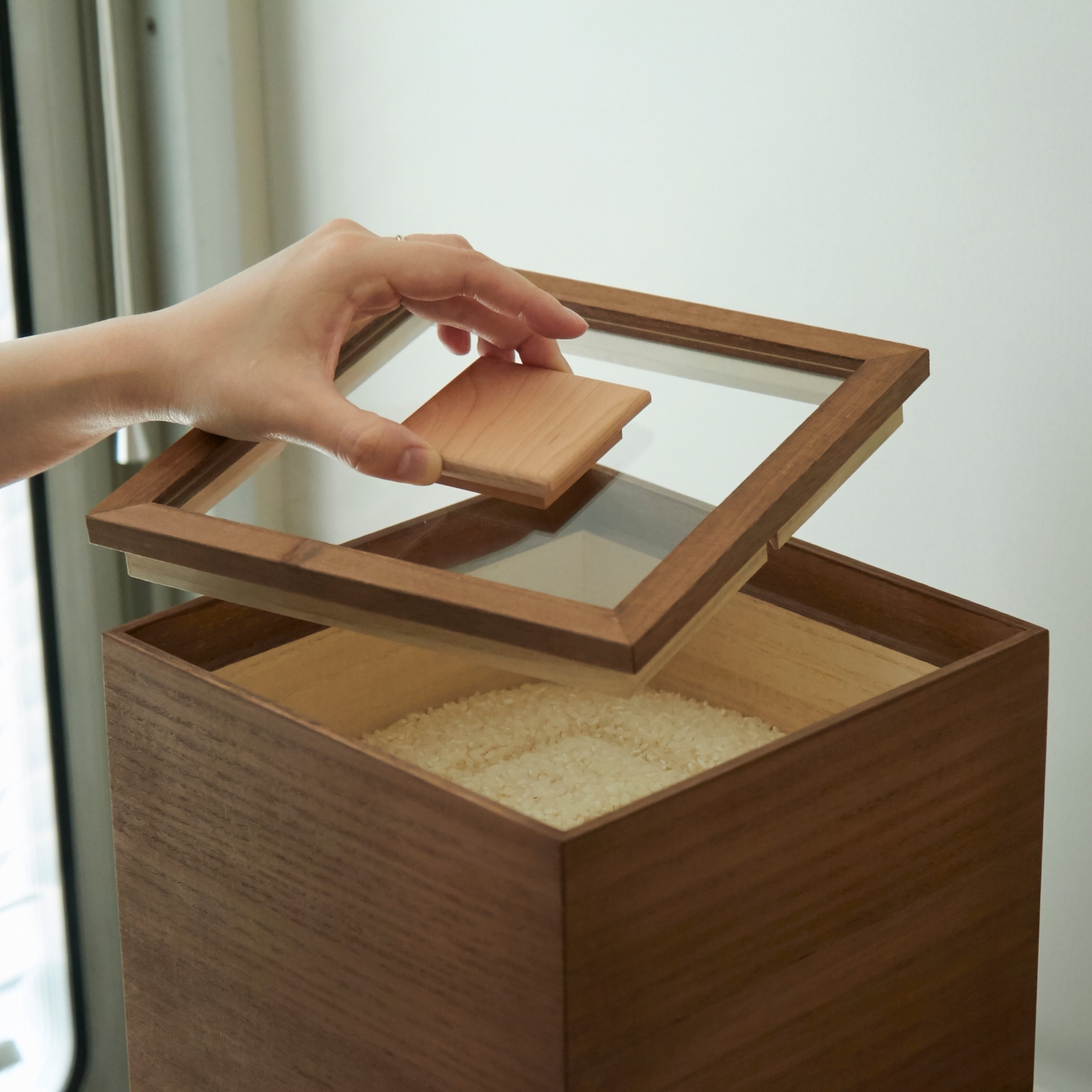 増田桐箱店/米櫃 柿渋 3kg -透明の蓋で中が見やすい！気密性抜群でお米